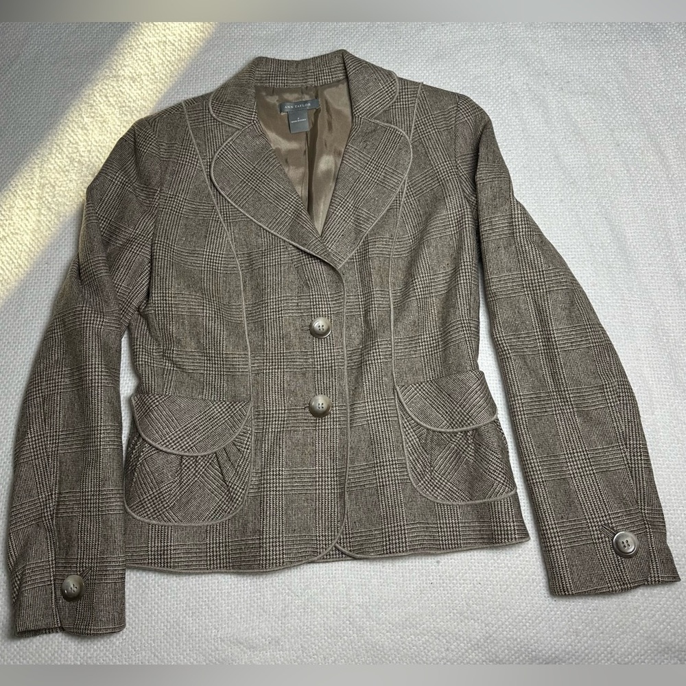 Ann Taylor Brown Plaid Virgin Wool Blazer Size 2 Tailored Lined
